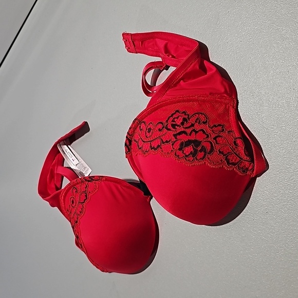 La Senza red and black 36D bra - Picture 2 of 7